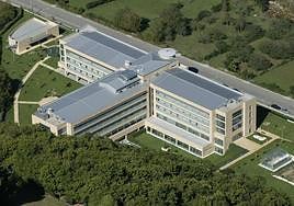 Los paneles fotovoltaicos ocuparán la mayor parte de la techumbre del geriátrico de Felechosa.