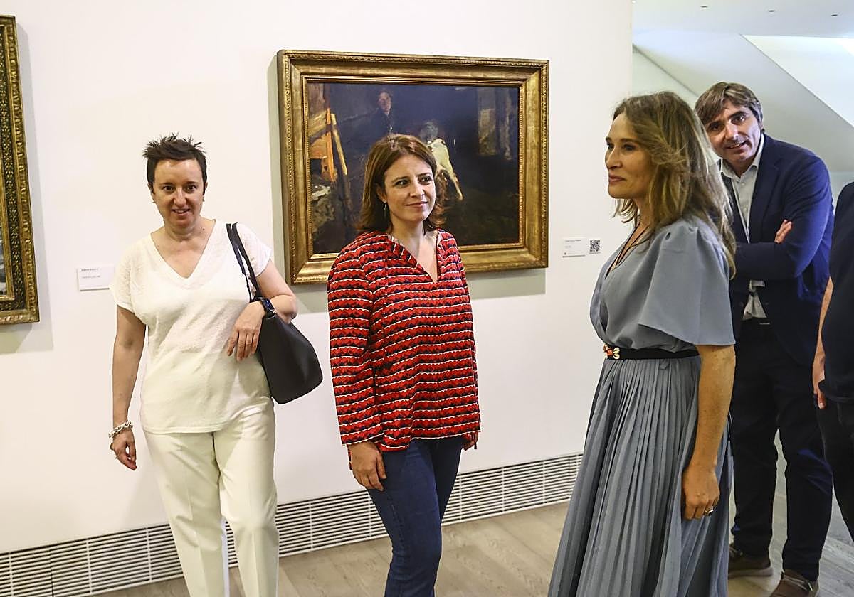 Adriana Lastra pudo disfrutar del Museo de Bellas Artes en compañia de María Fernández, Sonia Fidalgo y el director de la pinacoteca.