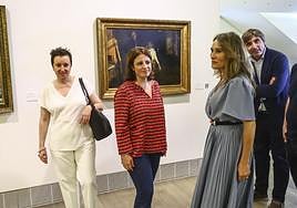 Adriana Lastra pudo disfrutar del Museo de Bellas Artes en compañia de María Fernández, Sonia Fidalgo y el director de la pinacoteca.