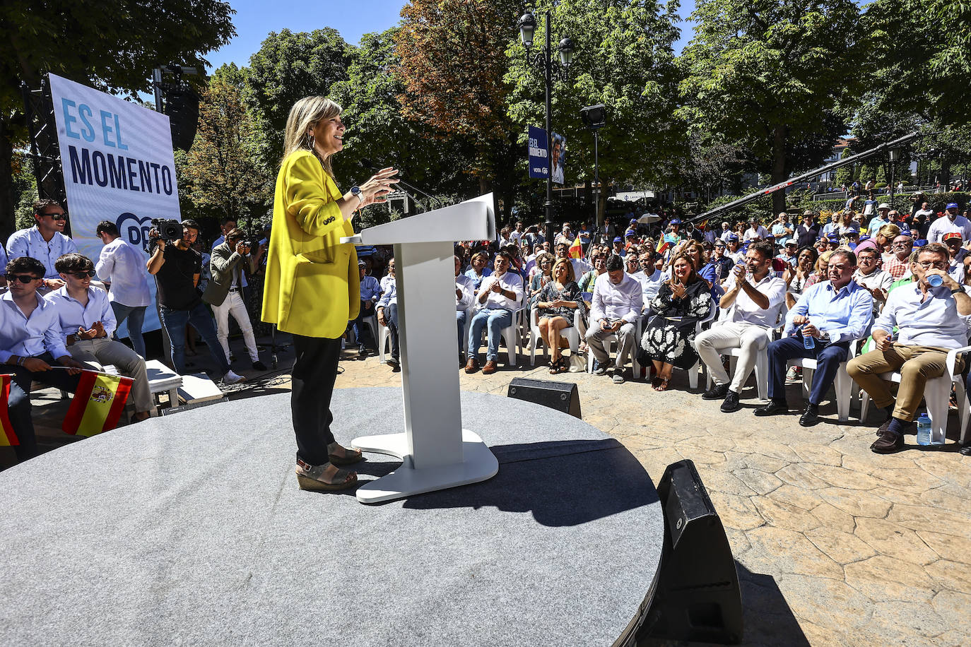 Así fue el acto de campaña de Feijóo en Oviedo