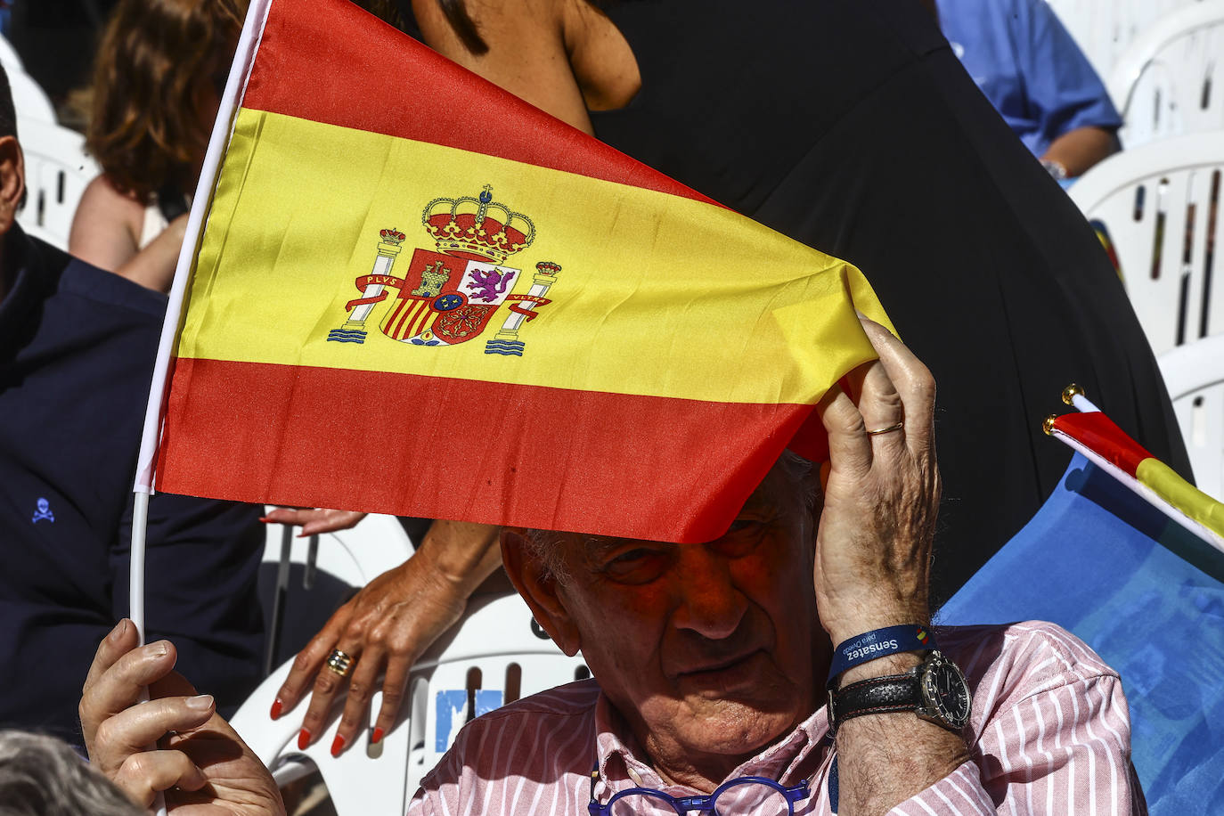 Así fue el acto de campaña de Feijóo en Oviedo