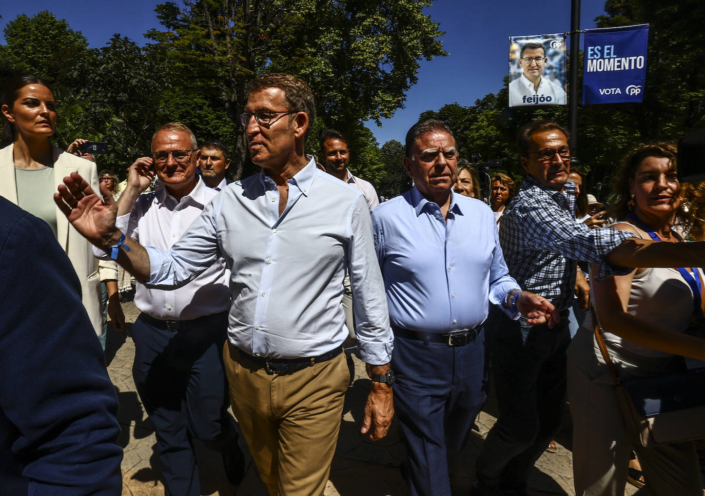 Así fue el acto de campaña de Feijóo en Oviedo