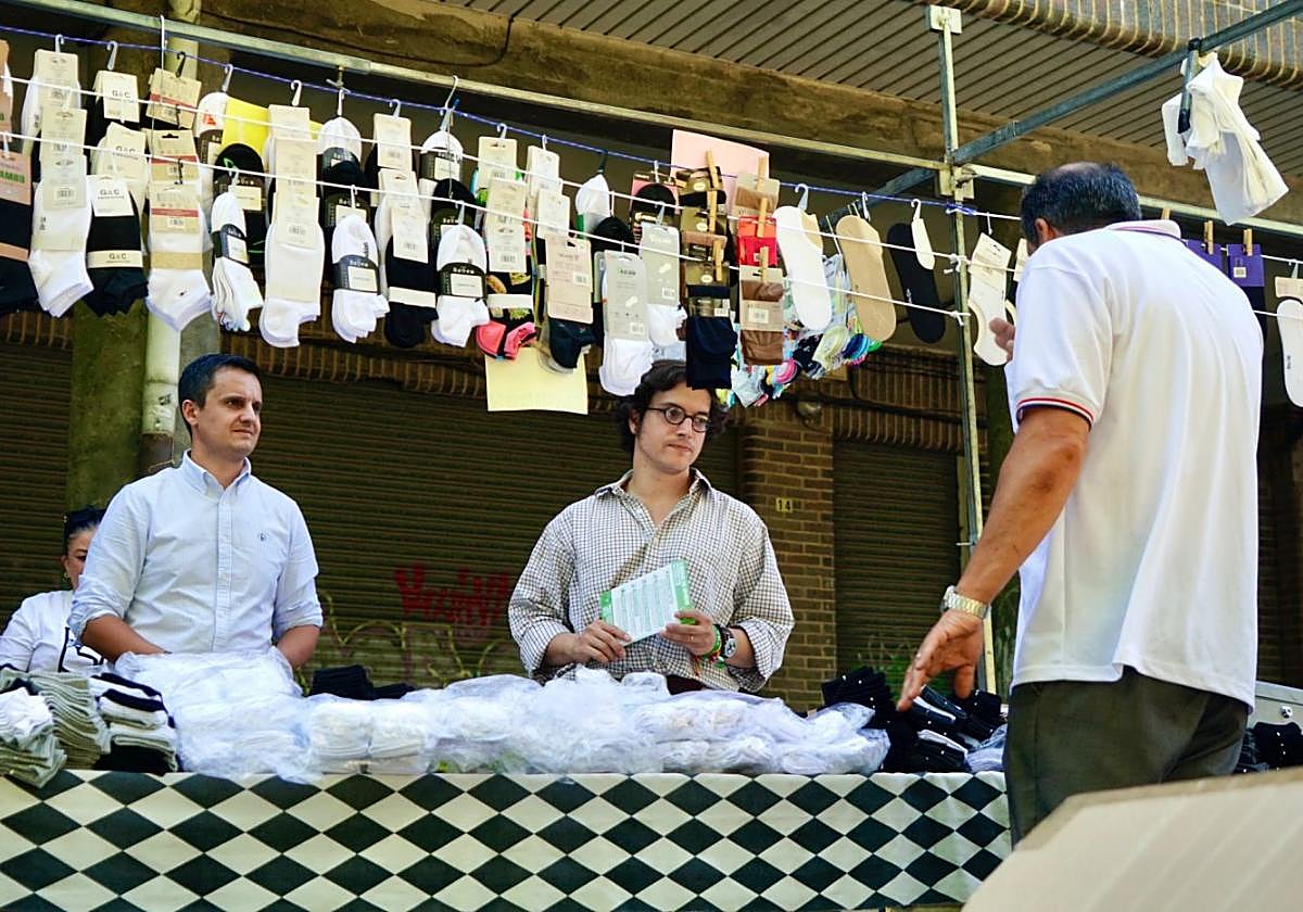 José María Figaredo, ayer, en el mercado de Lugones.