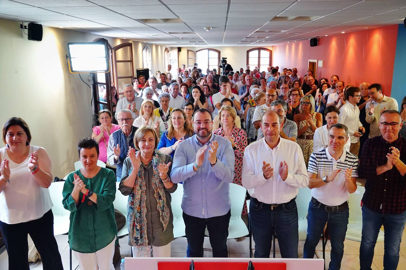 Acto político celebrado esta mañana en Avilés en el que han intervenido Adrián Barbón, María Fernández, Mariví Monteserín y Luis Ramón Fernández Huerga