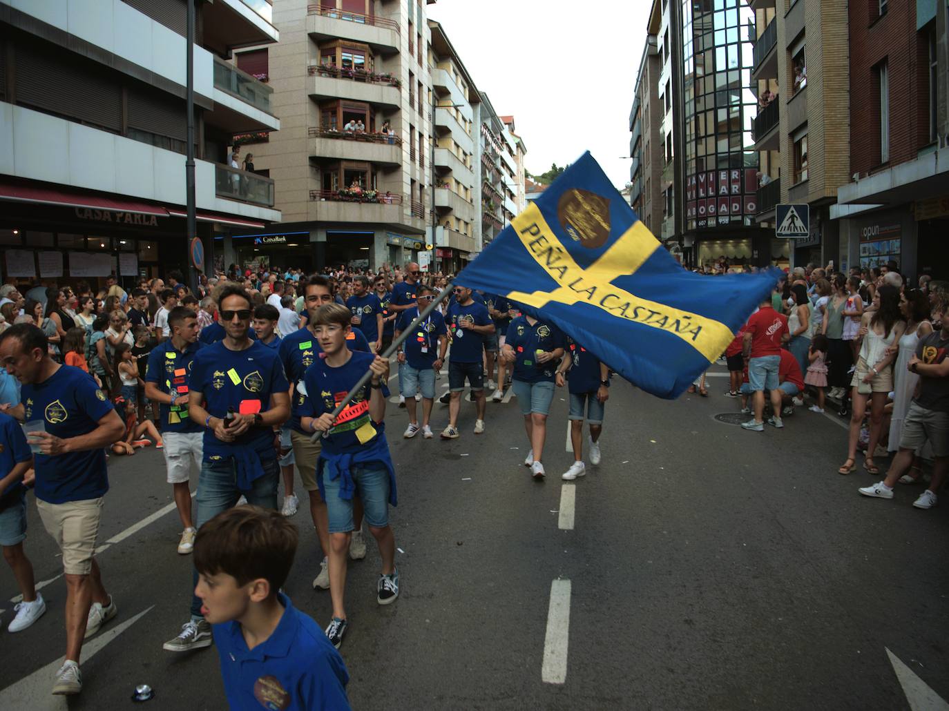 Desfile por las fiestas del Carmen y la Magdalena, al ritmo de charanga
