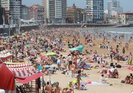 Gijón exprime los días de playa