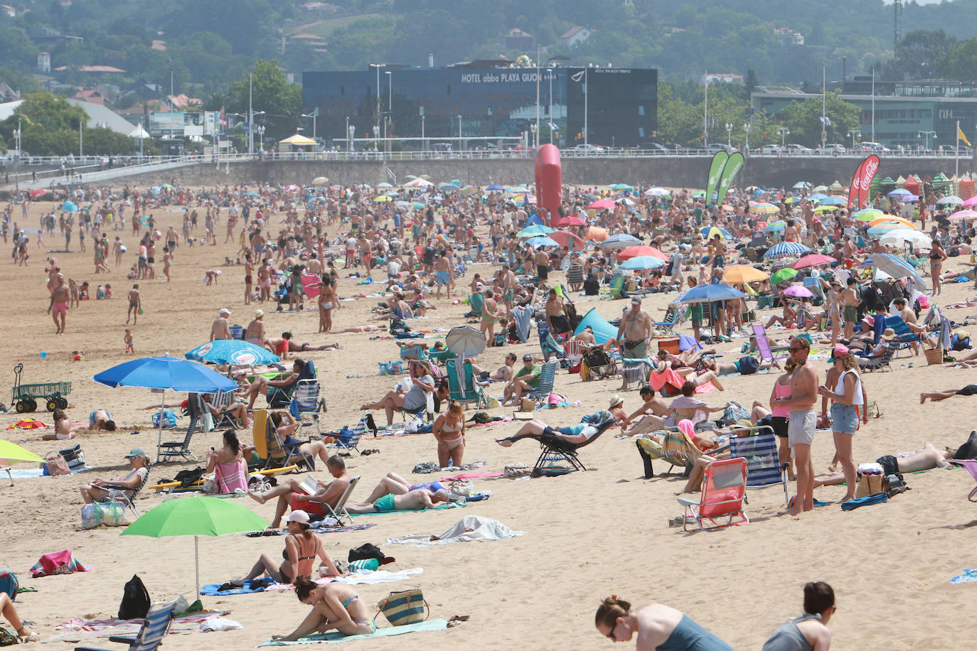 Gijón exprime los días de playa