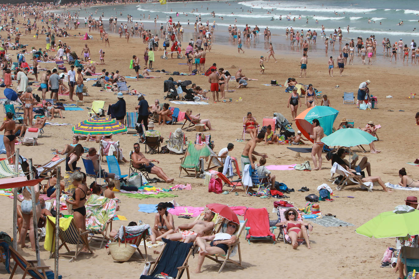 Gijón exprime los días de playa