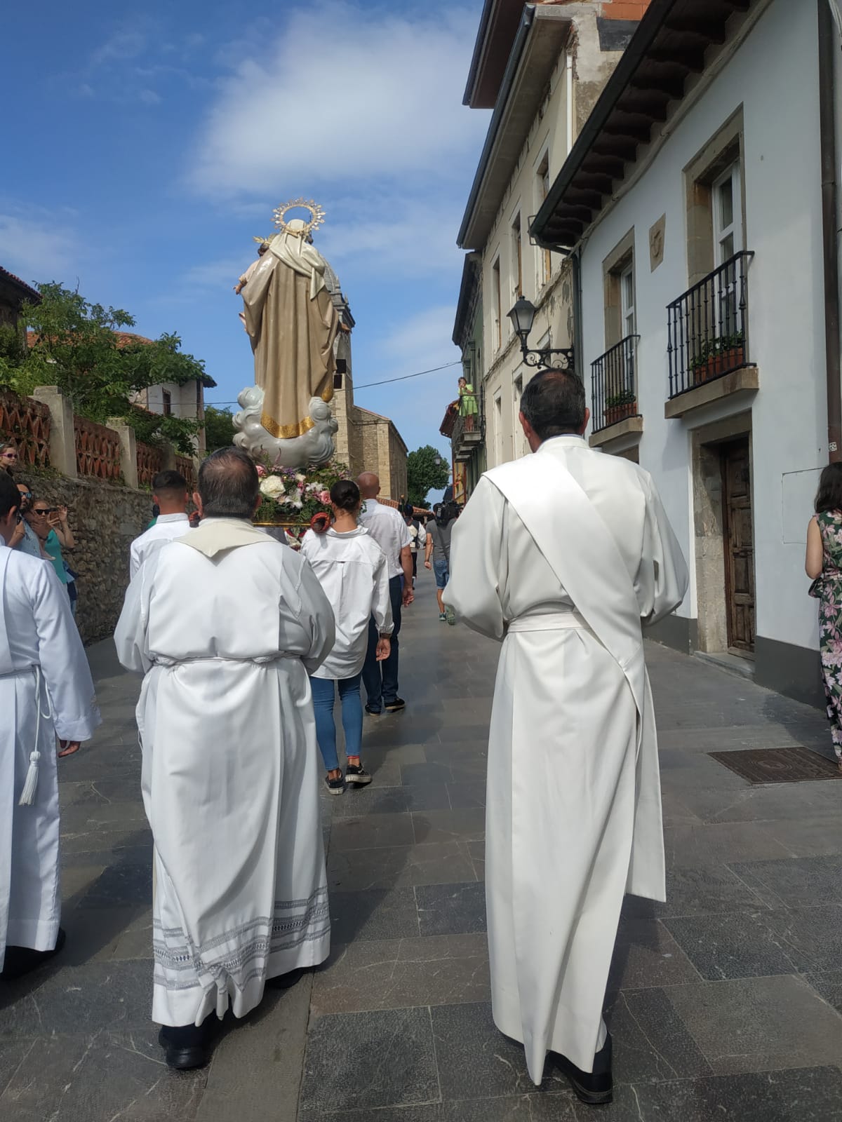 Emoción en la procesión marinera de Luanco