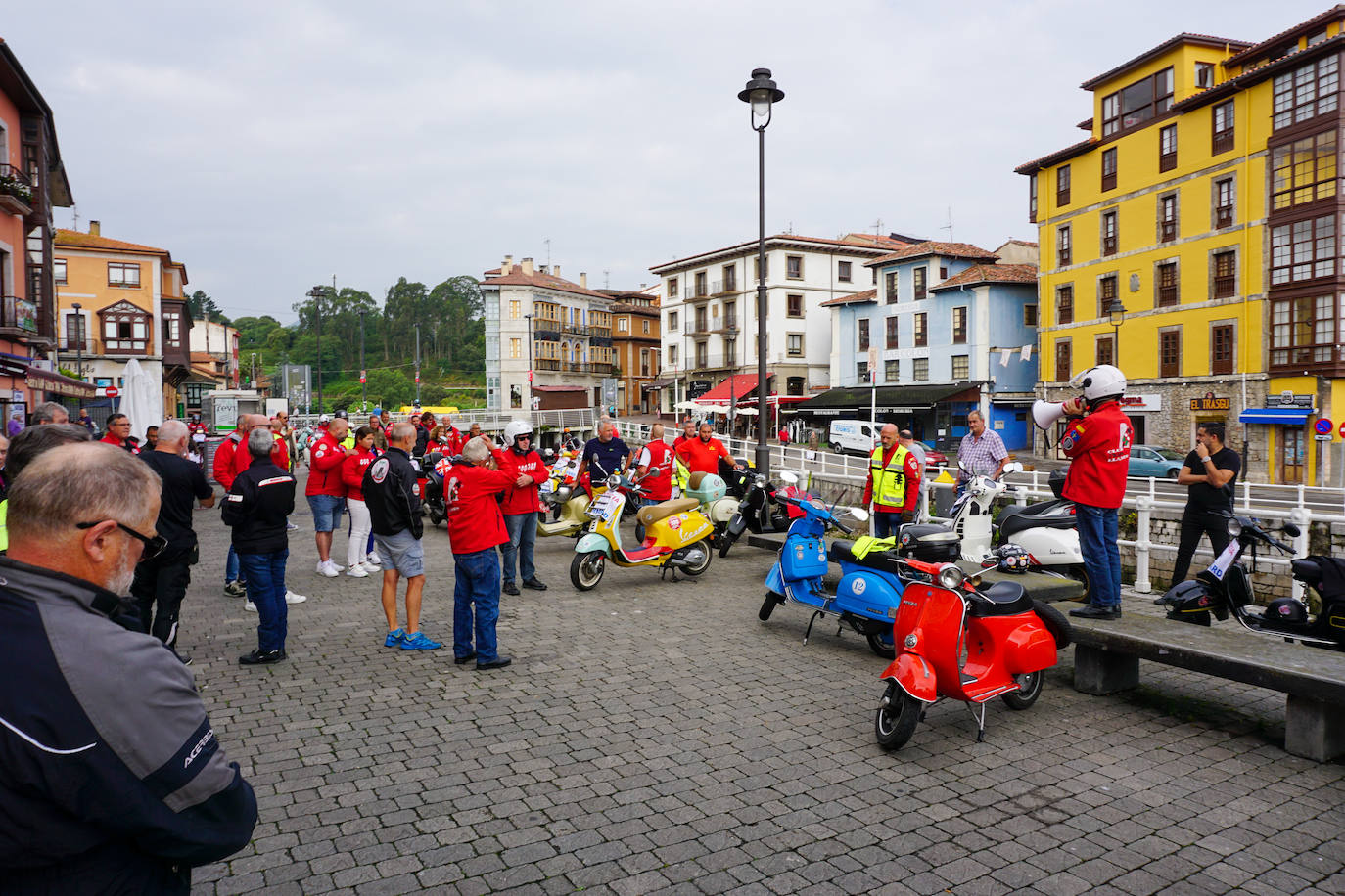 Más de un centenar de moteros piden «justicia» para Bernard Marcos en Llanes