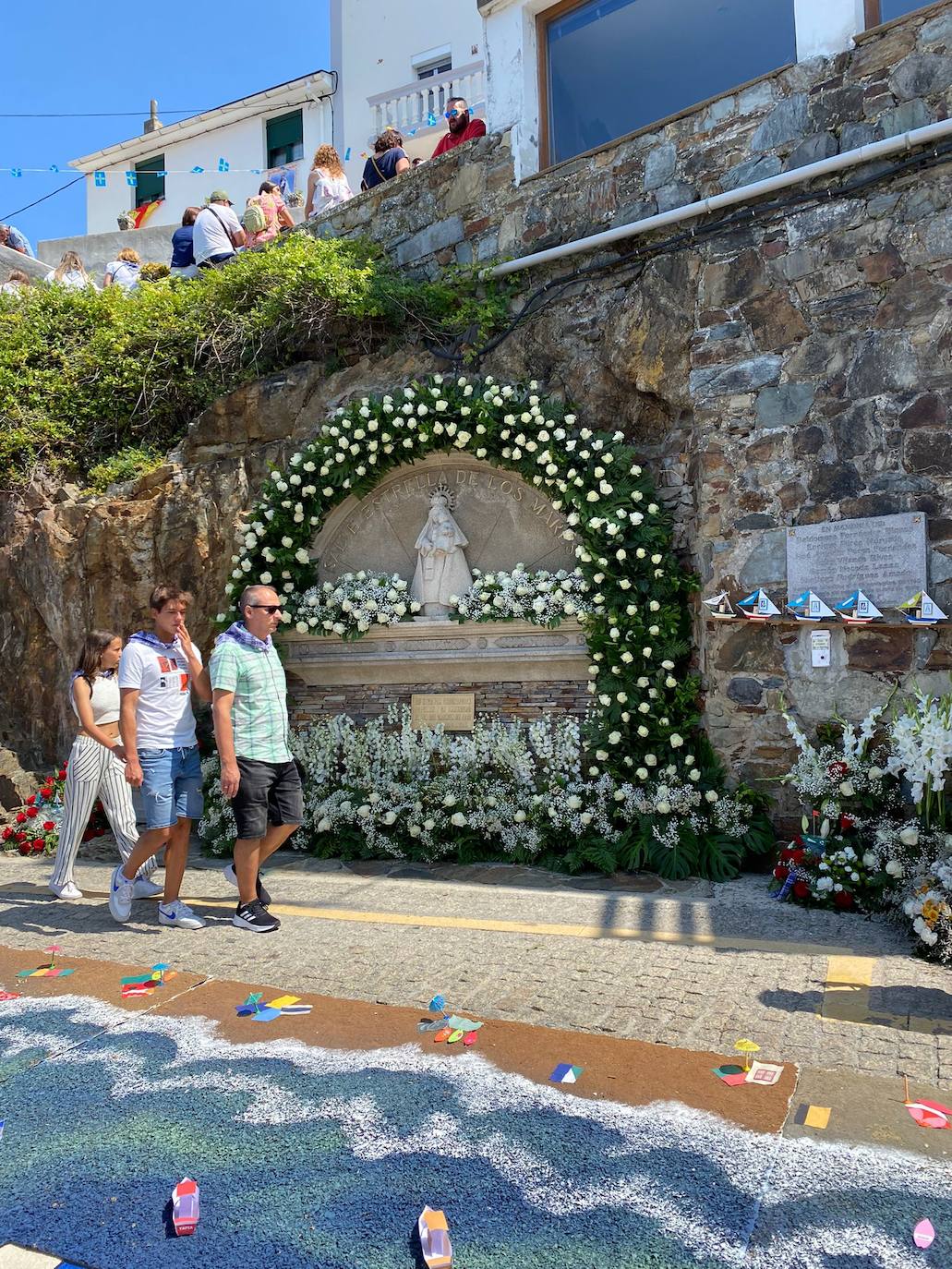 Tapia arropa a su Virgen del Carmen