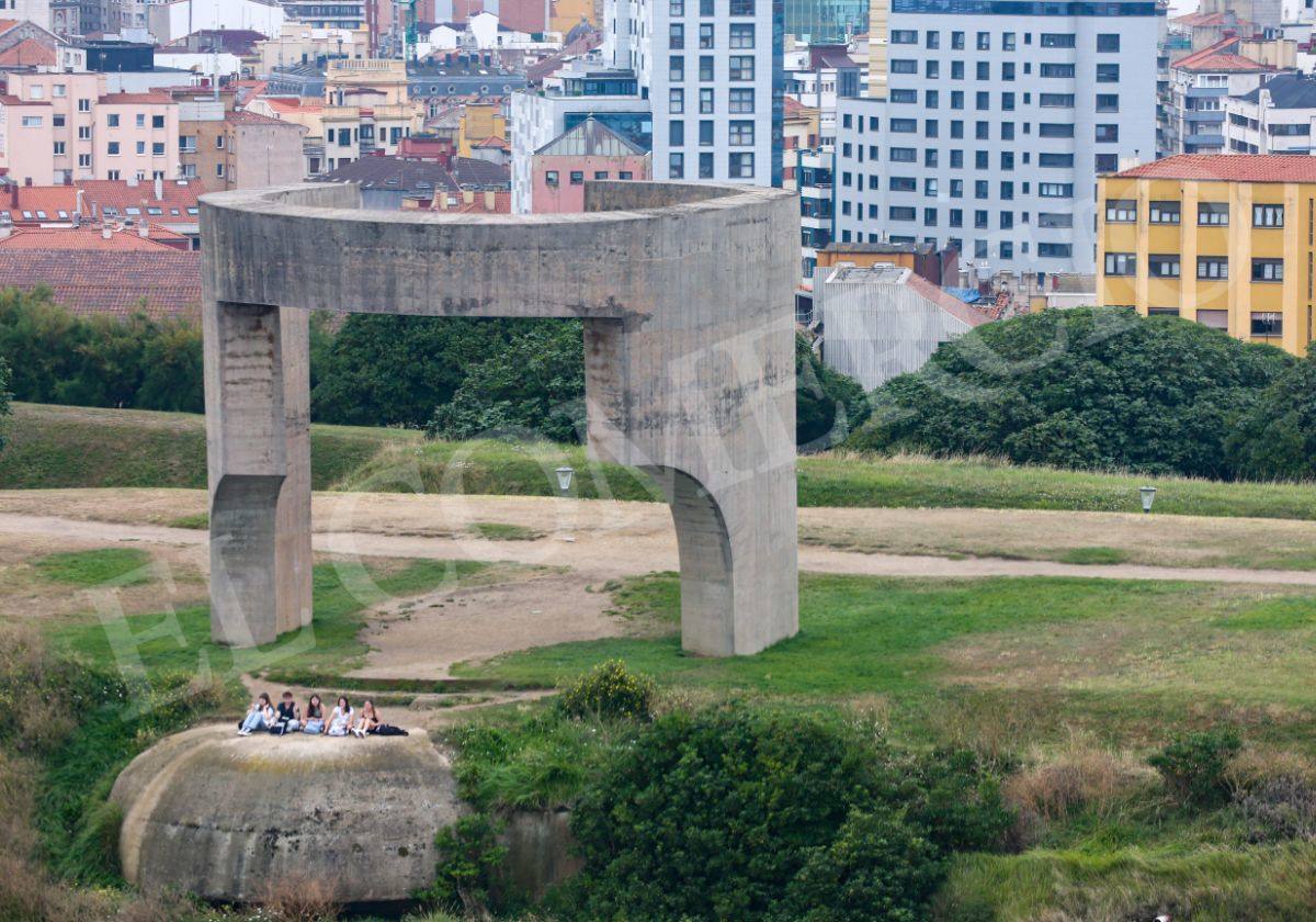 Gijón en verano, visto desde el aire