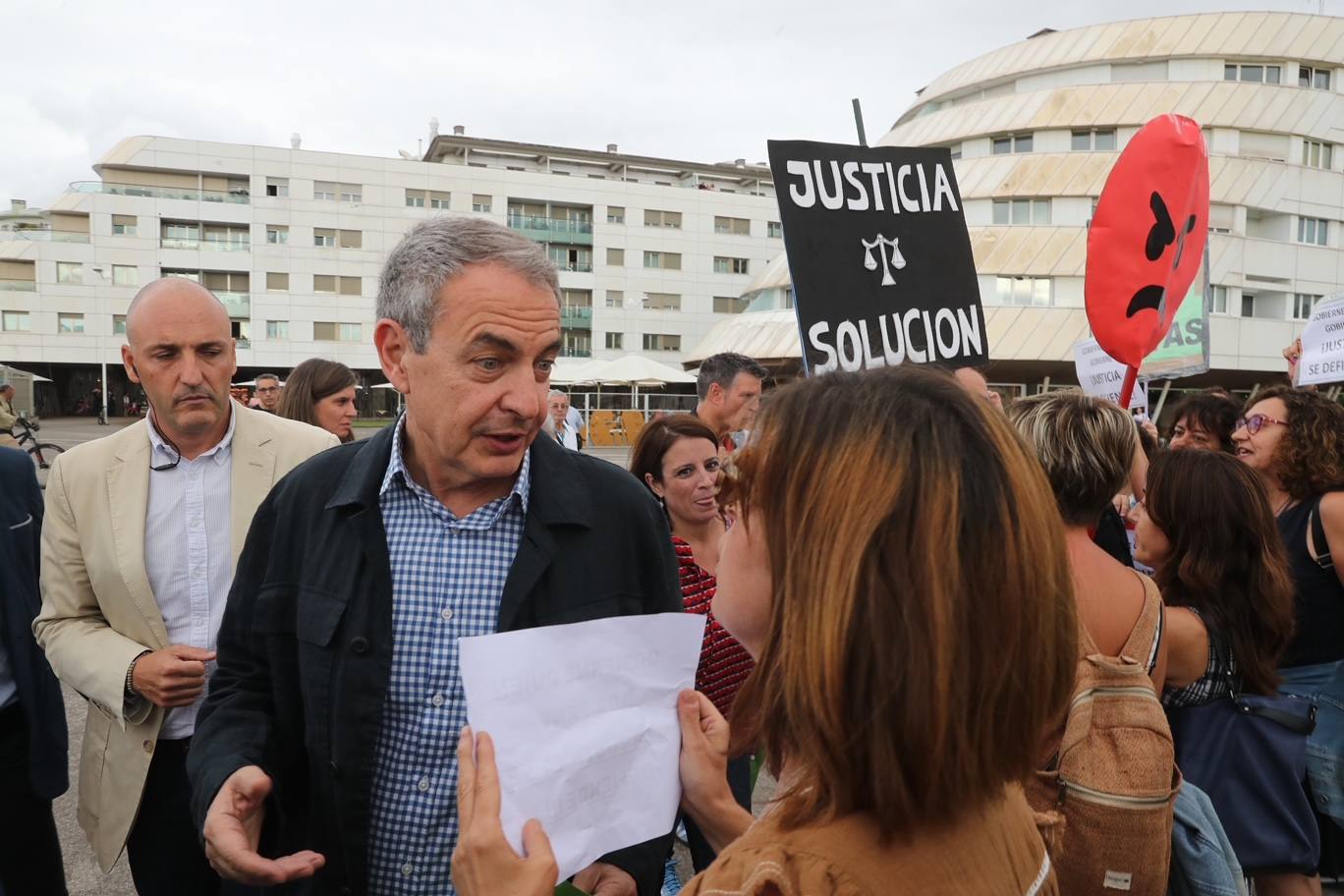 Zapatero, en un mitin del PSOE en Gijón