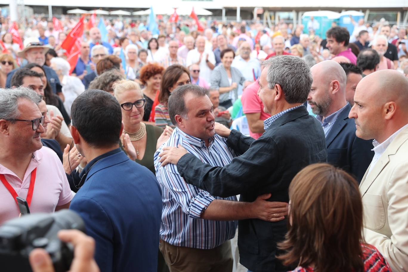 Zapatero, en un mitin del PSOE en Gijón