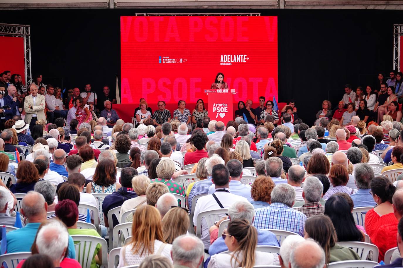 Zapatero, en un mitin del PSOE en Gijón