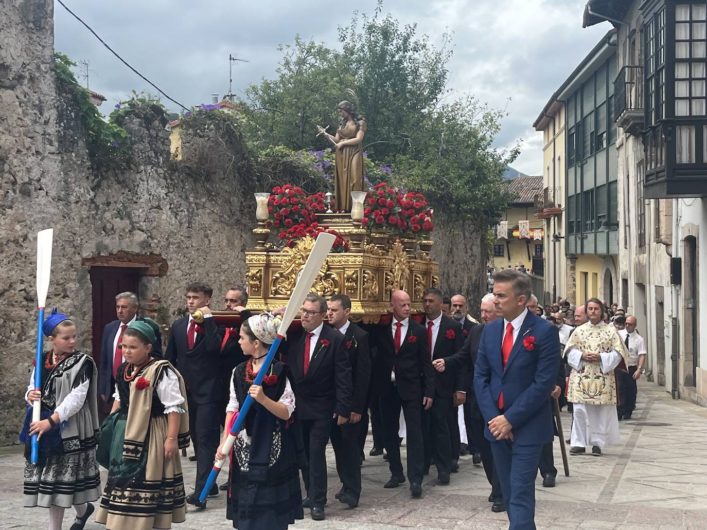 Llanes vibra en el día grande la Magdalena