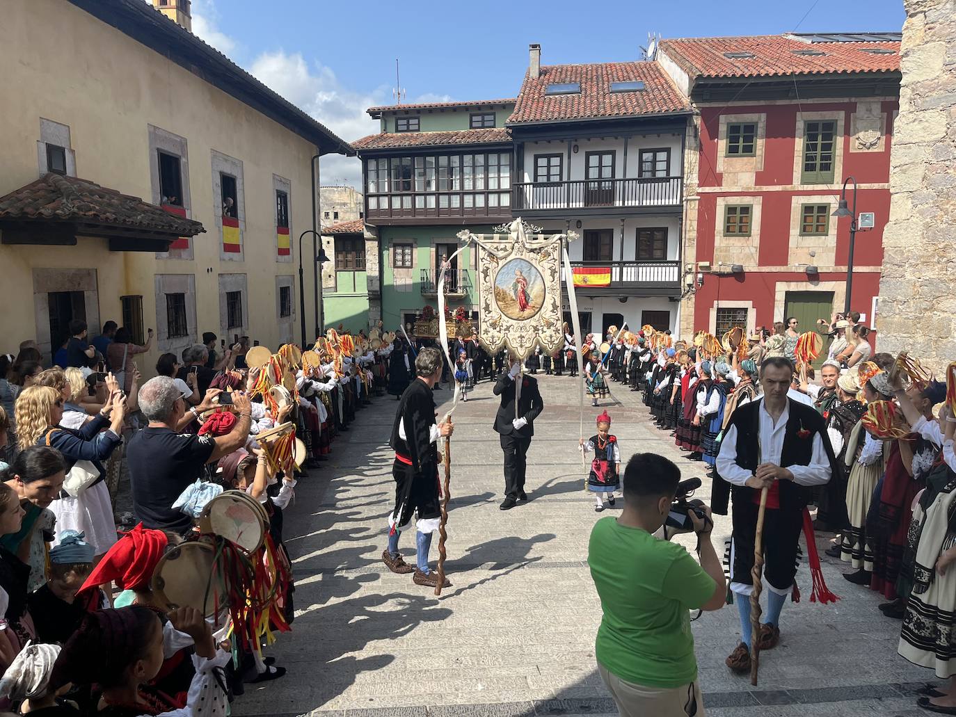 Llanes vibra en el día grande la Magdalena
