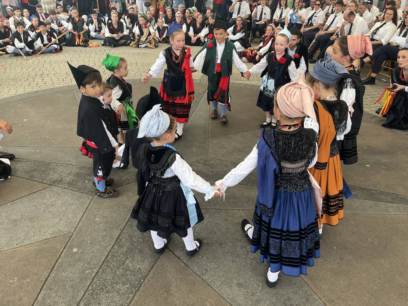 Llanes vibra en el día grande la Magdalena