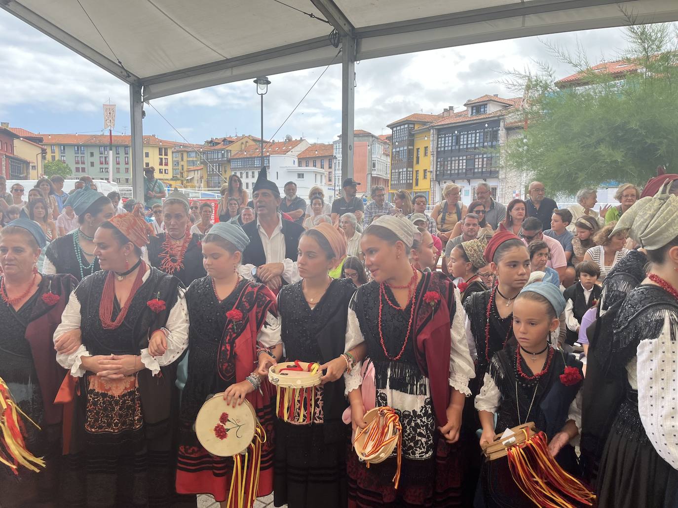 Llanes vibra en el día grande la Magdalena