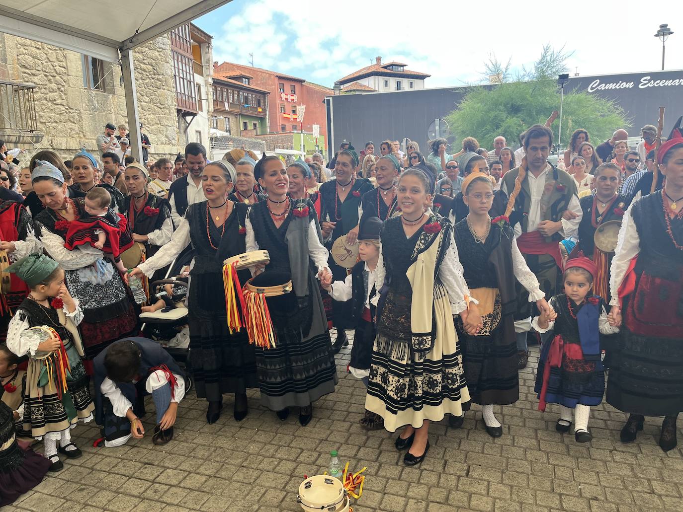 Llanes vibra en el día grande la Magdalena