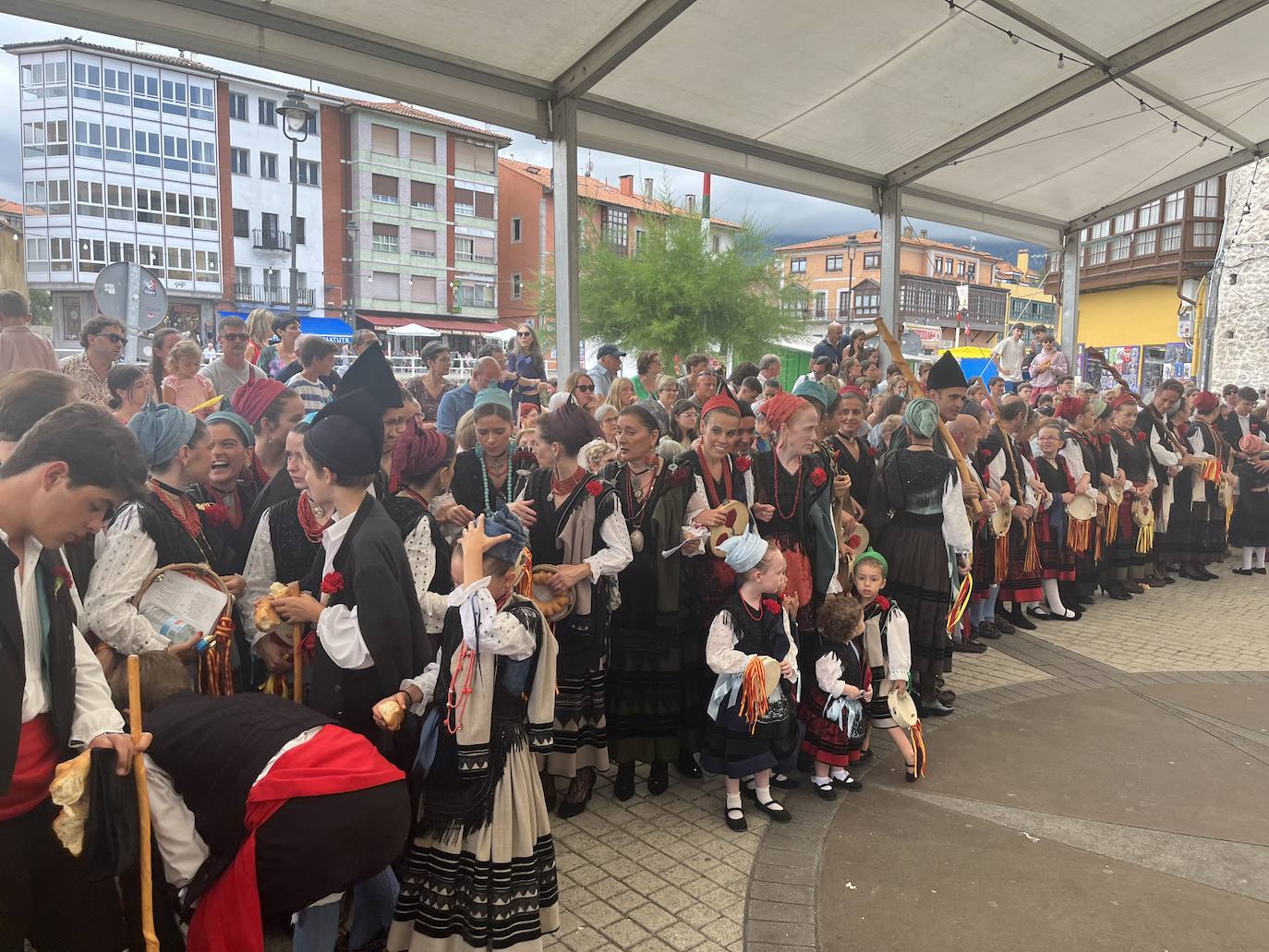 Llanes vibra en el día grande la Magdalena