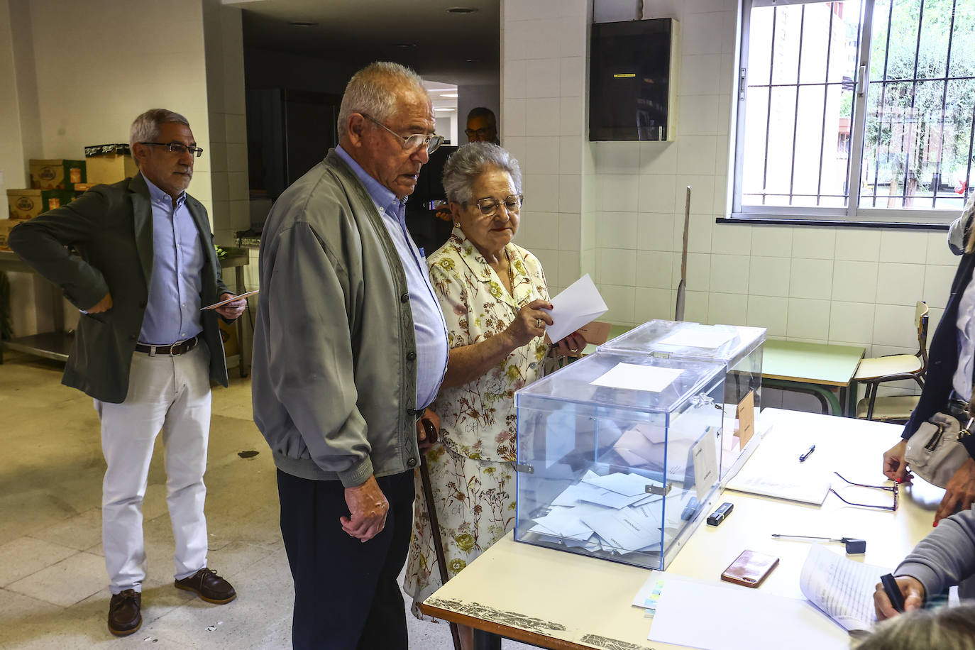 Las imágenes de la jornada electoral en Asturias