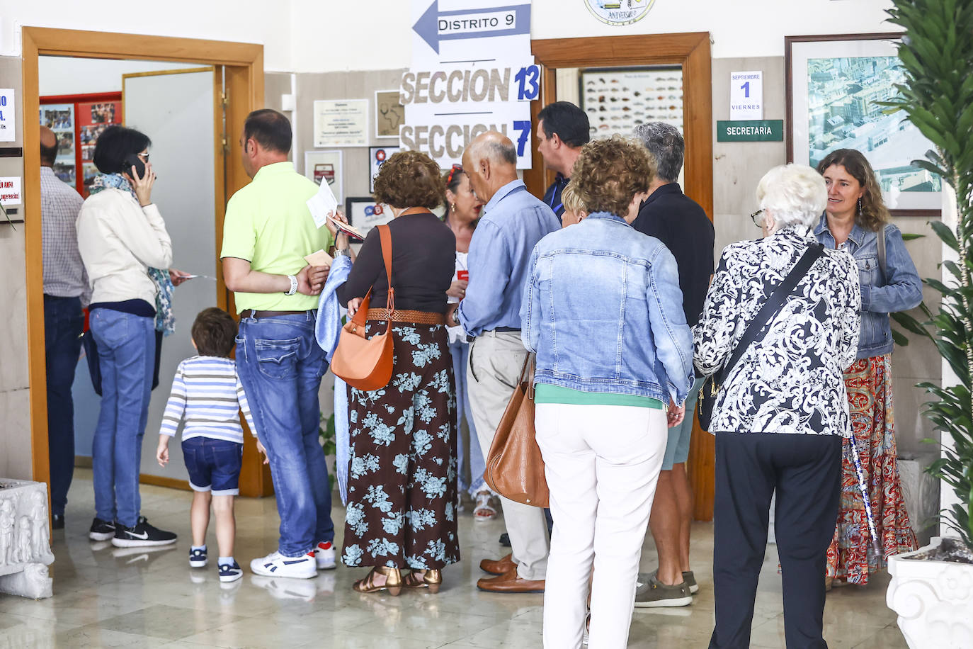 Las imágenes de la jornada electoral en Asturias