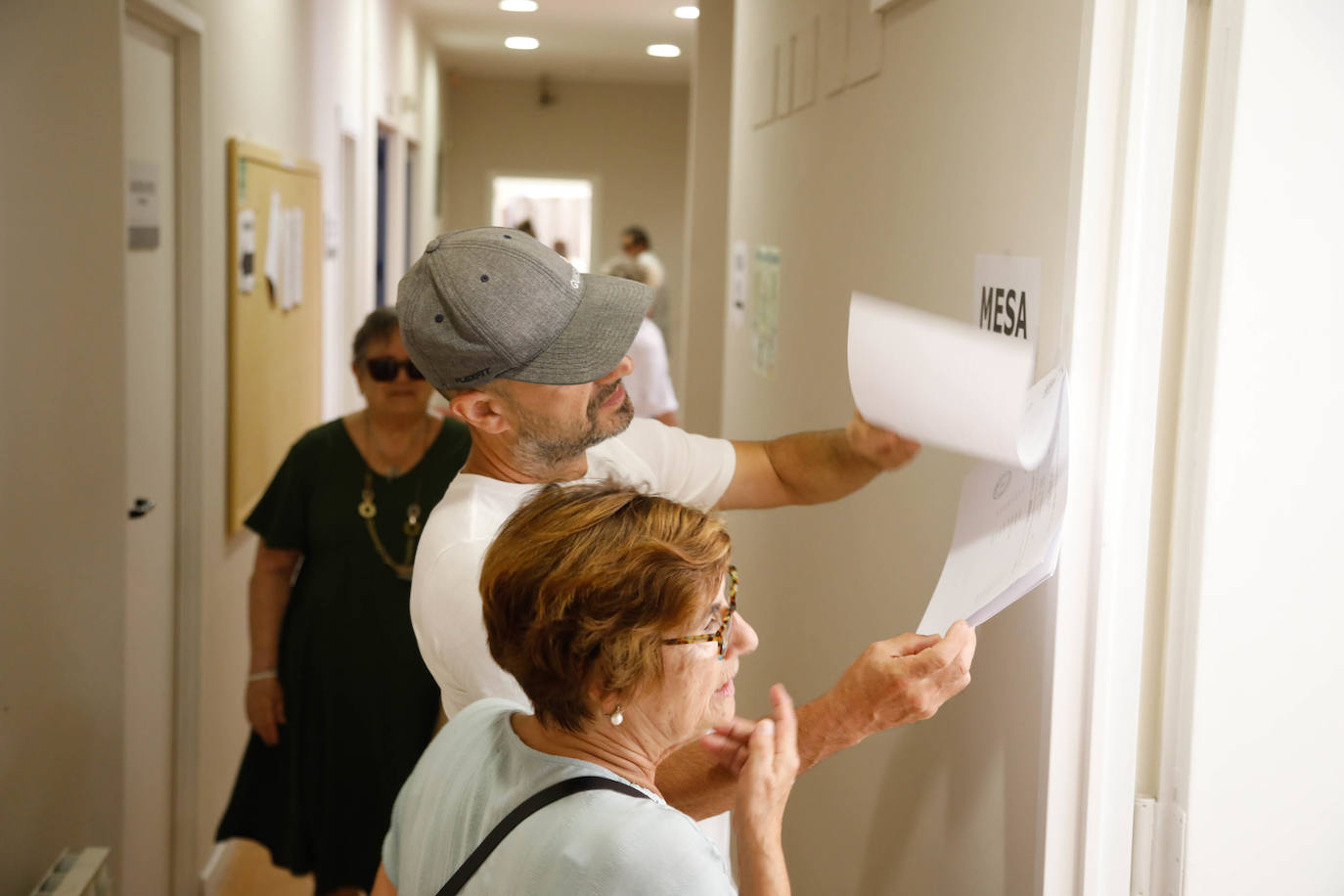 Las imágenes de la jornada electoral en Asturias