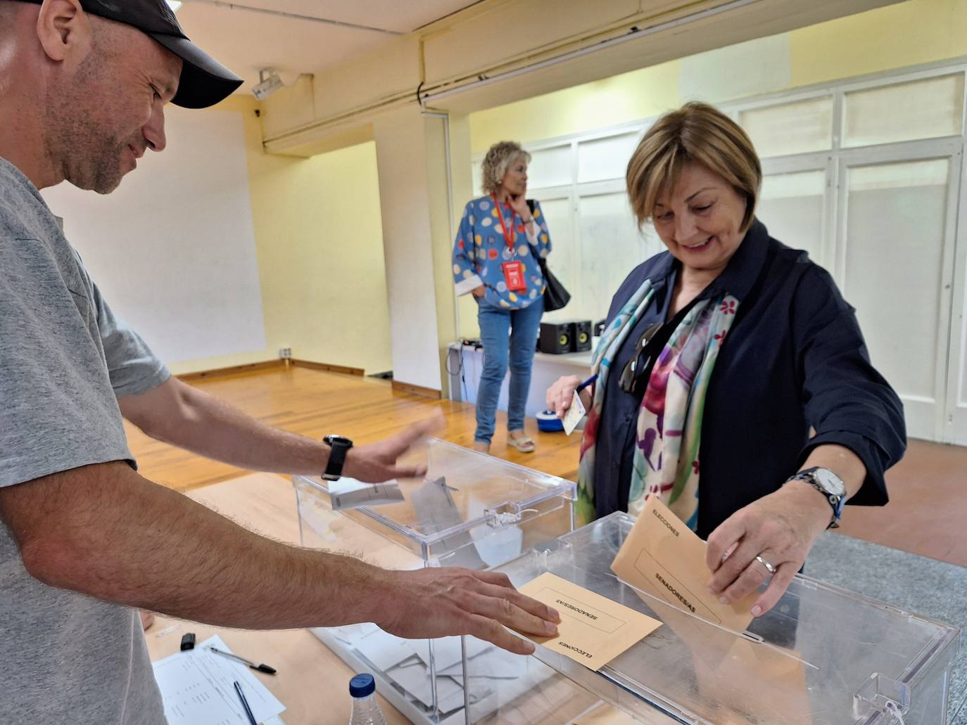 Las imágenes de la jornada electoral en Asturias