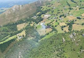 Imagen del incendio, en la que falleció el vecino.