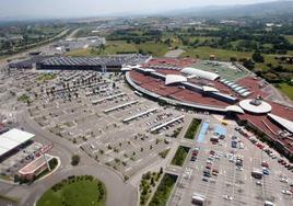 Vista aérea del centro comercial Parque Principado.