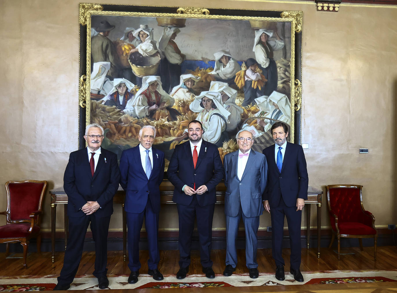 La toma de posesión de Barbón, en imágenes