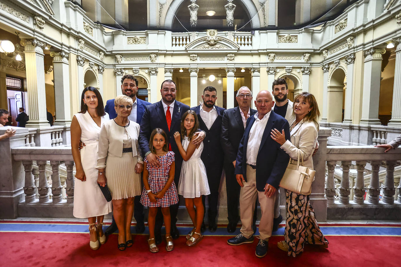 La toma de posesión de Barbón, en imágenes