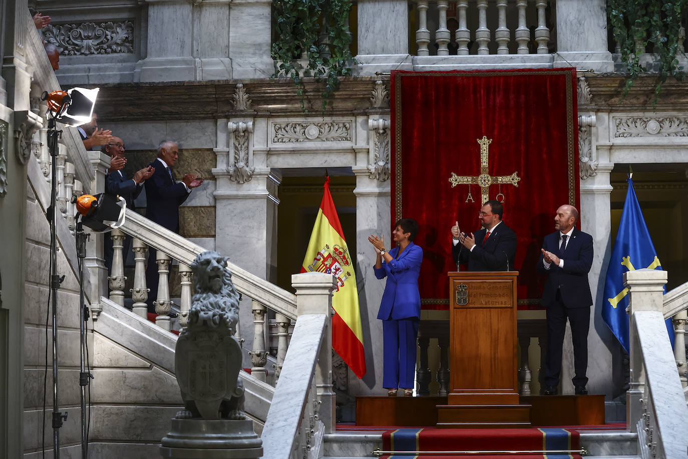 La toma de posesión de Barbón, en imágenes
