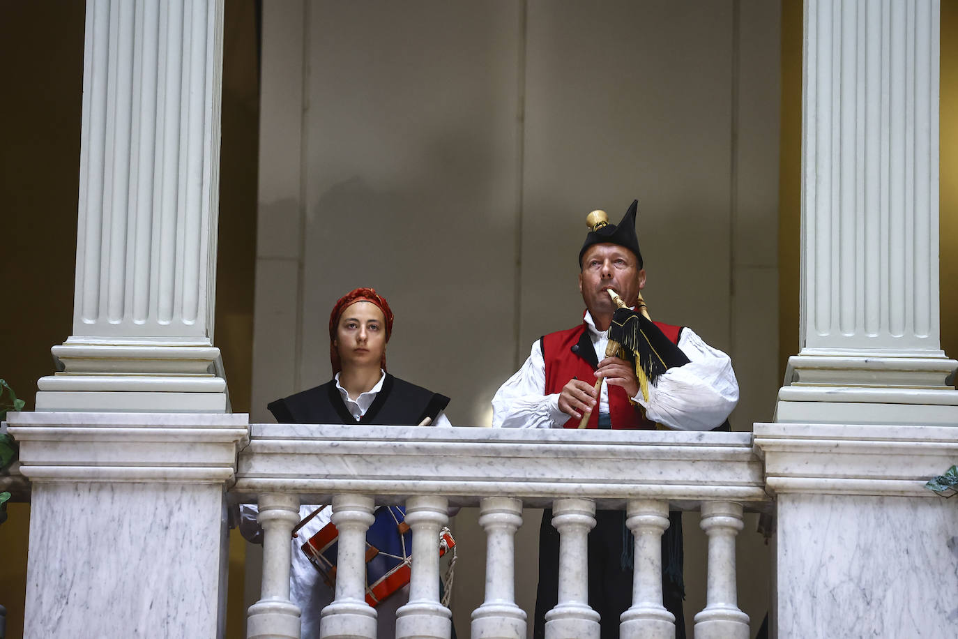 La toma de posesión de Barbón, en imágenes