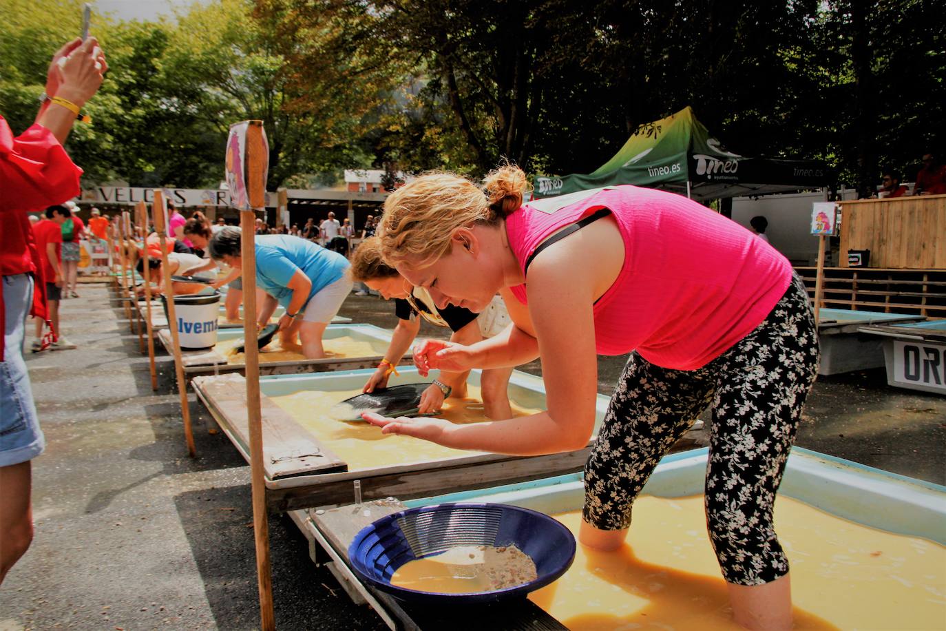 Navelgas brilla como el oro