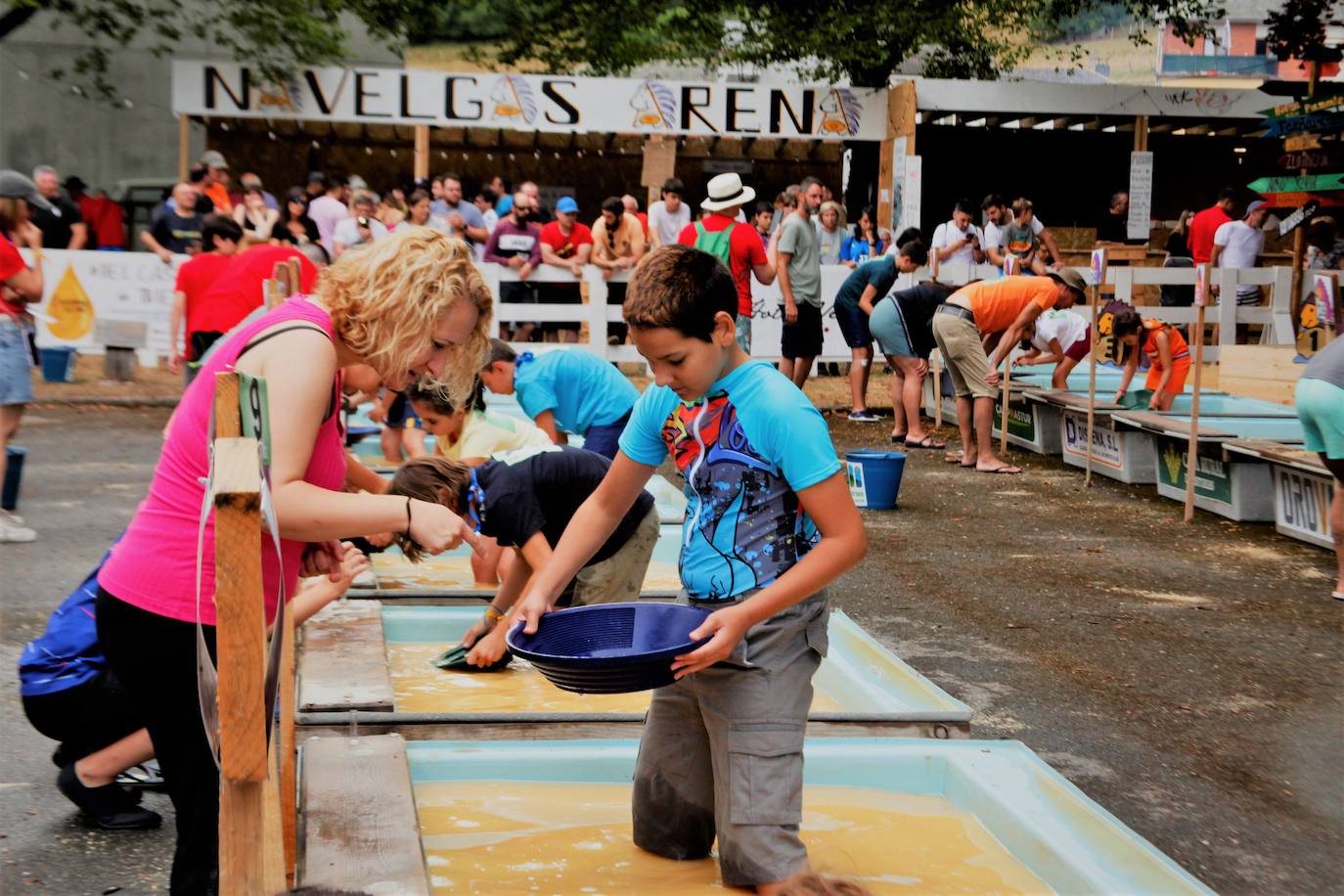 Navelgas brilla como el oro