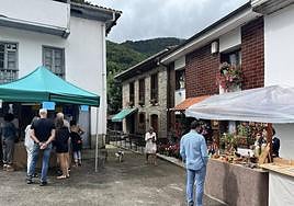 Puestos del mercado tradicional allerán.