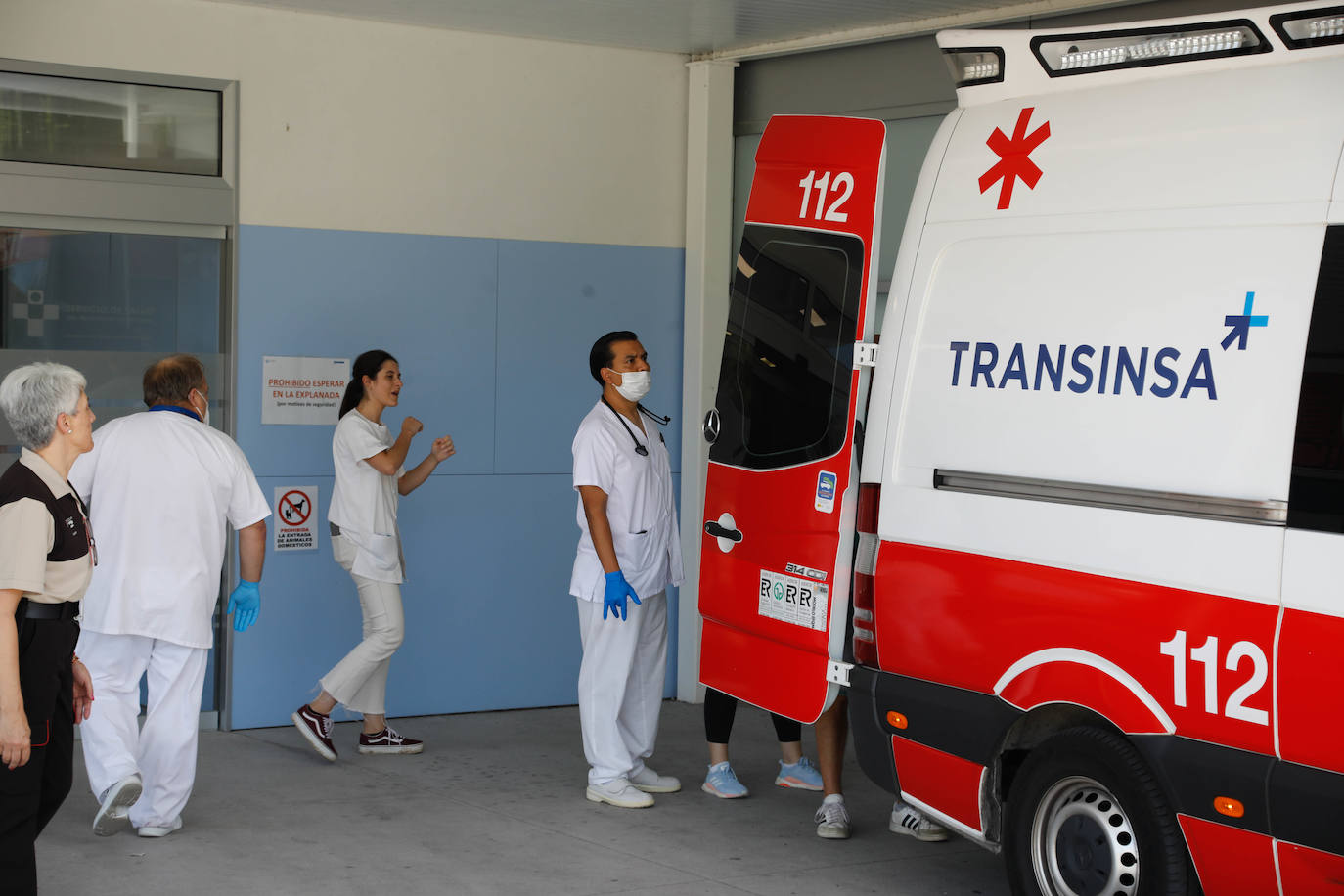 Un autobús con 49 personas se despeña al subir a los Lagos de Covadonga