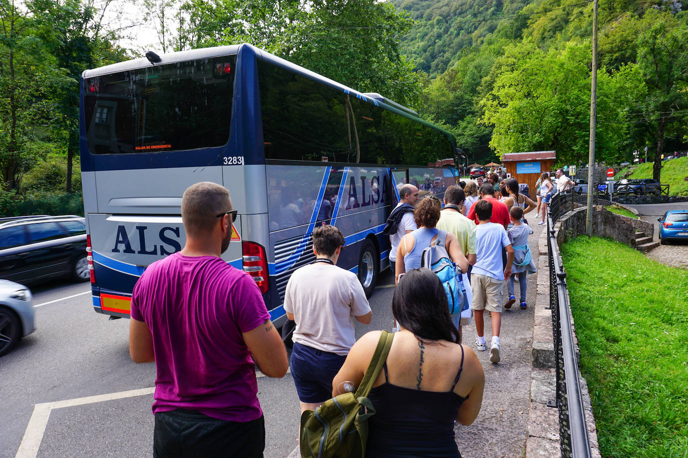 Los turistas vuelven a los Lagos de Covadonga