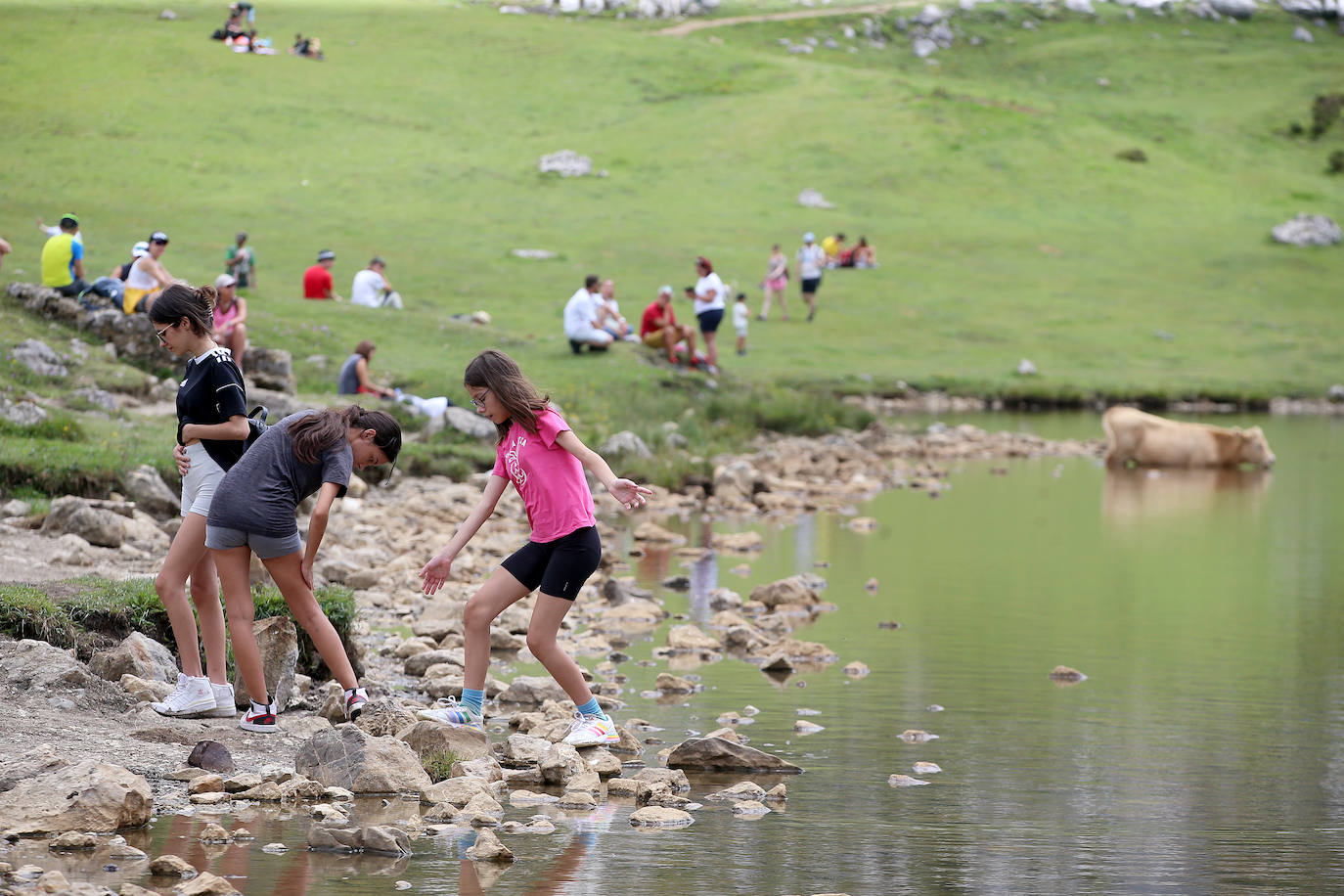 Los turistas vuelven a los Lagos de Covadonga