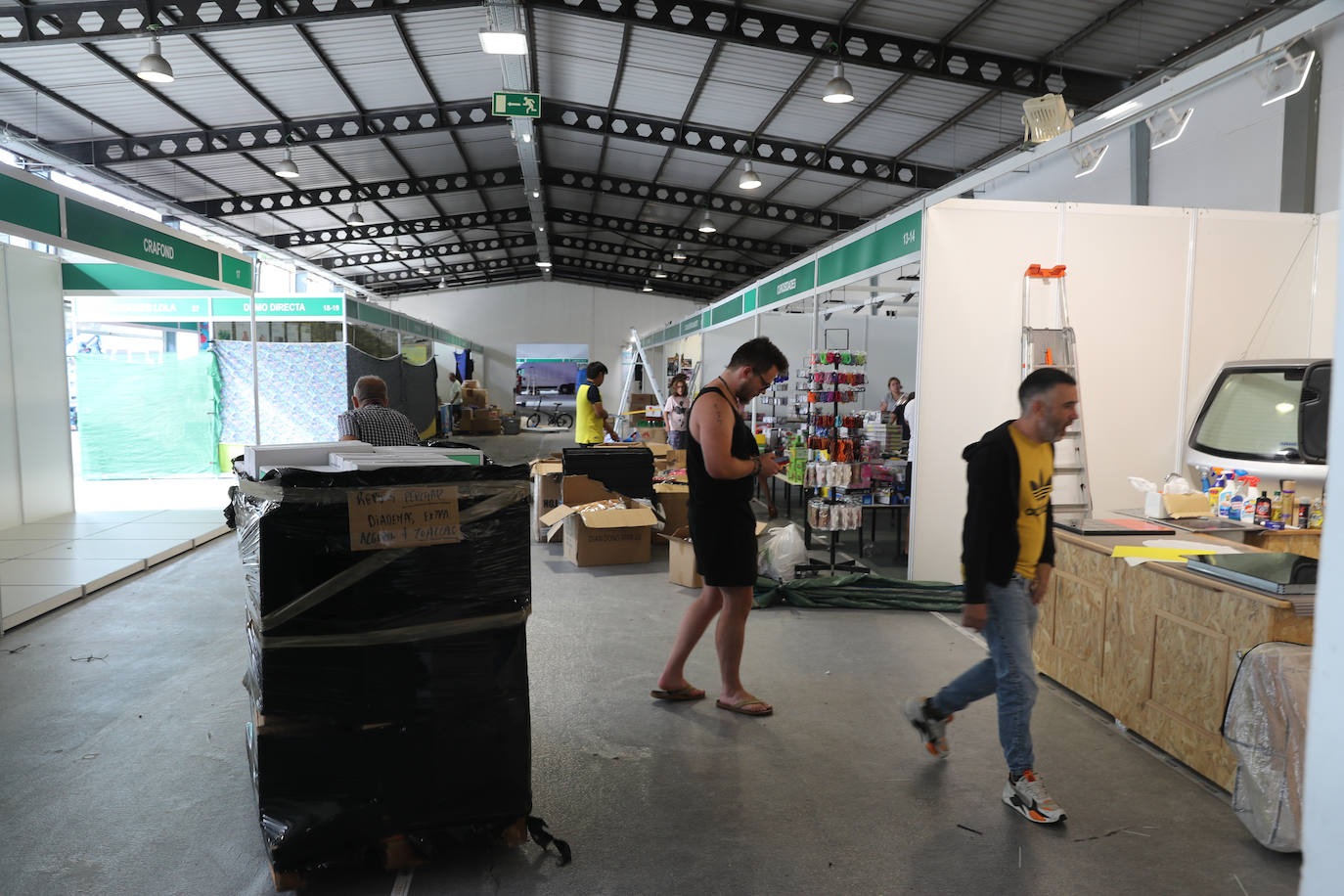 Últimos preparativos para iniciar la Feria de Muestras