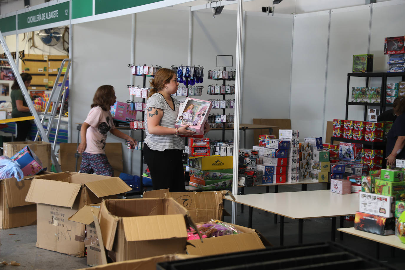 Últimos preparativos para iniciar la Feria de Muestras