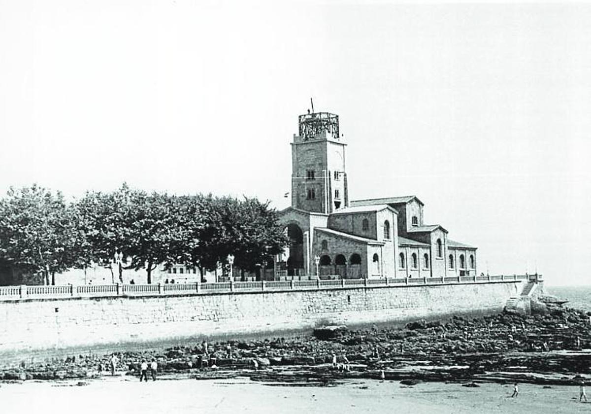 La nueva iglesia de San Pedro, en reconstrucción.