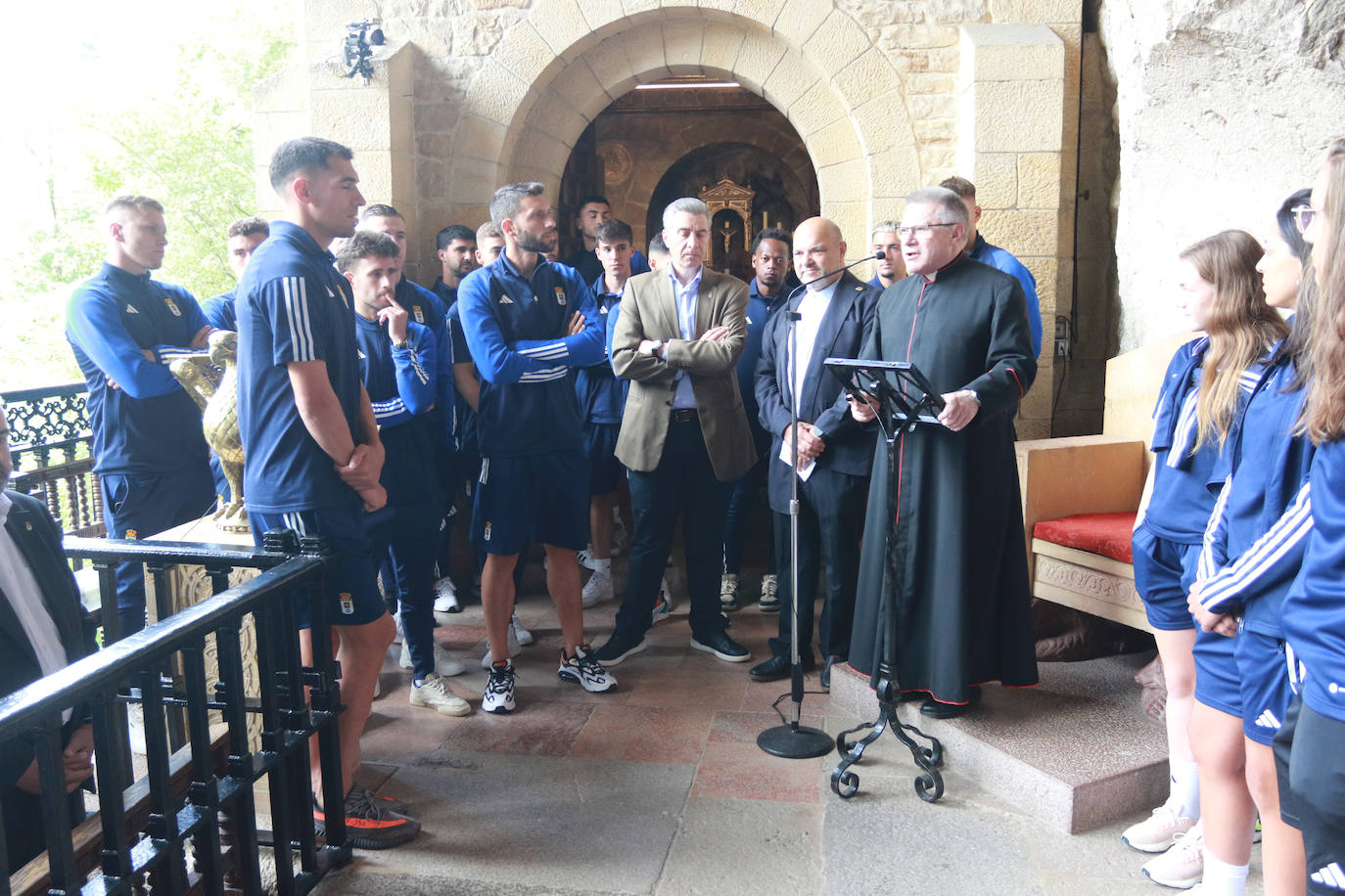 El Real Oviedo y su ofrenda a Covadonga