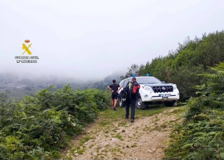 La Guardia Civil rescata a un senderista perdido en Lena