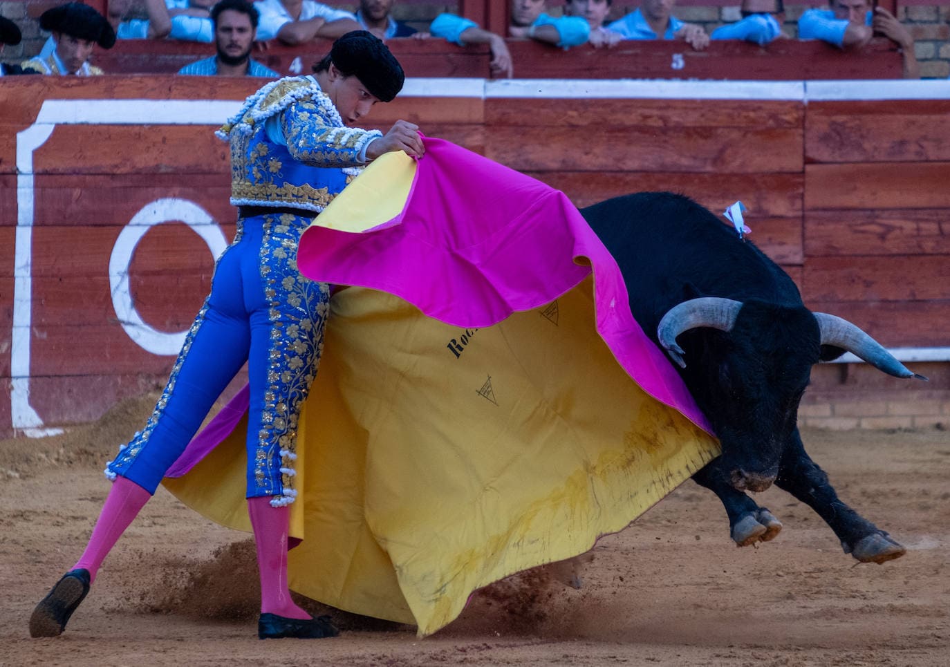 El torero Roca Rey sufre una cogida en El Puerto de Santa María | El  Comercio: Diario de Asturias