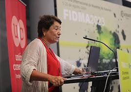 Carmen Moreno. La gerente de la Unión de Comerciantes de Asturias, en un momento de su discurso inaugural.