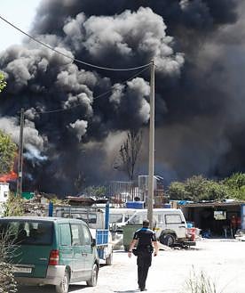 Imagen secundaria 2 - «Me asomé a la ventana y había fuego a dos metros de mí»