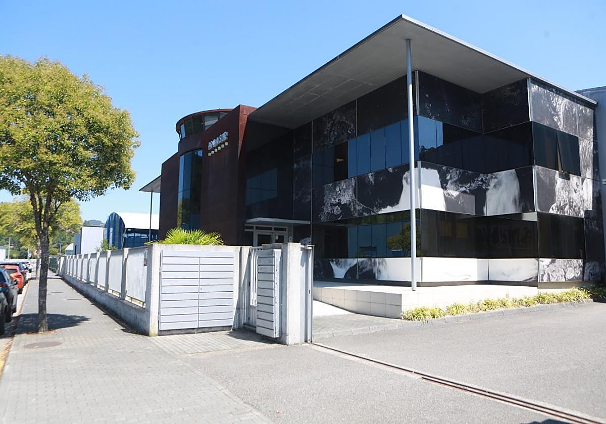 La nave de Proasur en el polígono de Olloniego-Tudela.